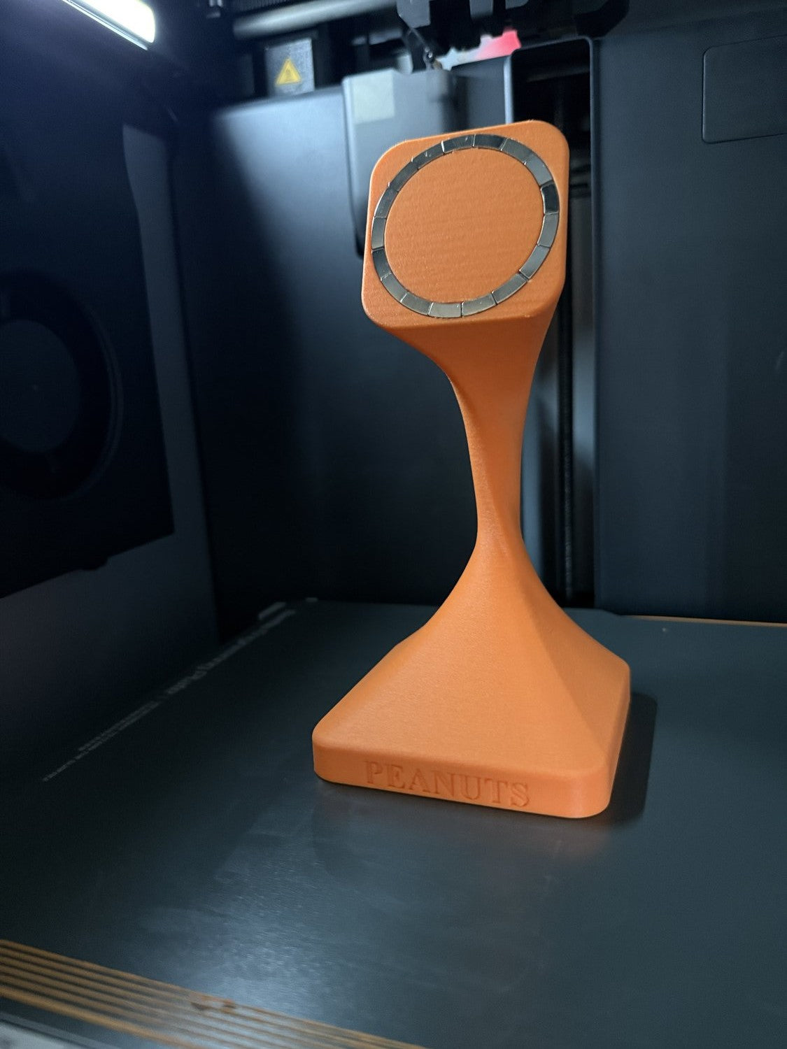 3D printing a MagSafe phone stand